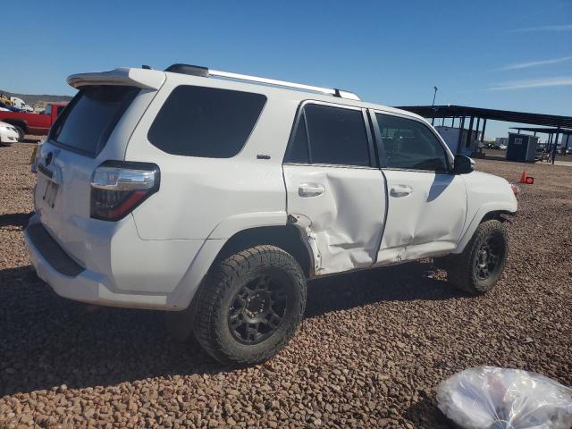 JTEBU5JR9K5698827 - 2019 TOYOTA 4RUNNER SR5 WHITE photo 3