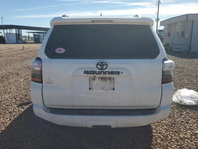 JTEBU5JR9K5698827 - 2019 TOYOTA 4RUNNER SR5 WHITE photo 6