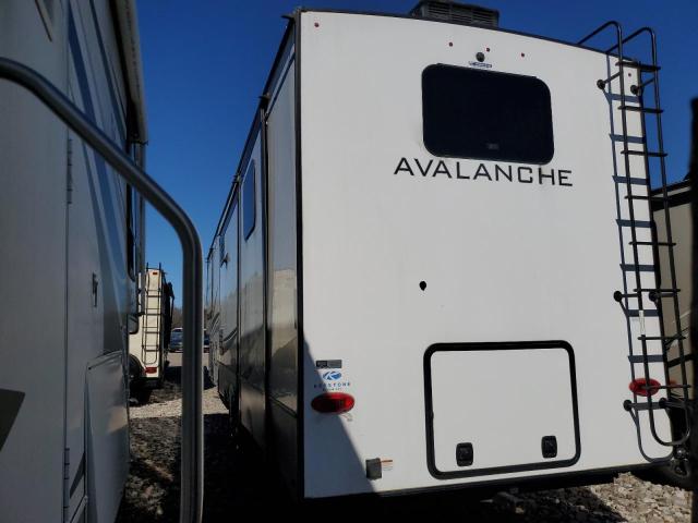 4YDFAVT28NE761822 - 2022 KEYSTONE AVALANCHE ორფეროვანი ფოტო 3