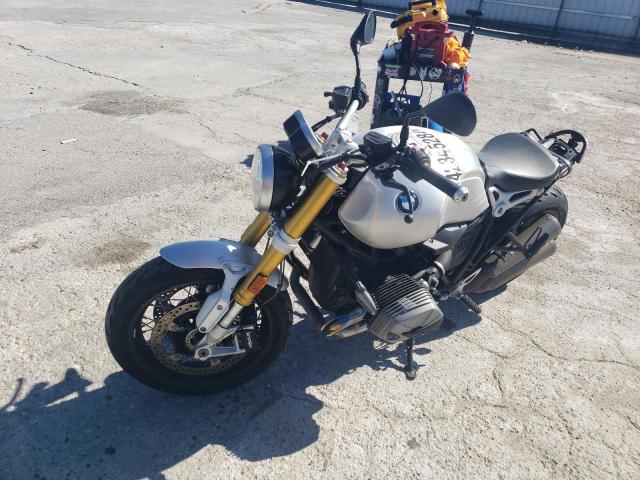 WB10L5300M6E29447 - 2021 BMW R NINE T SILVER photo 2