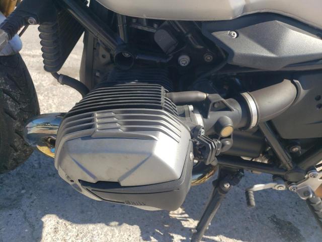 WB10L5300M6E29447 - 2021 BMW R NINE T SILVER photo 7