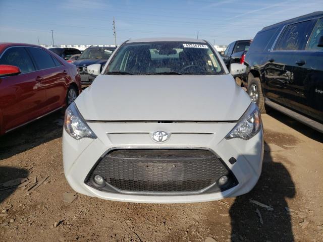 3MYDLBYV0KY504708 - 2019 TOYOTA YARIS L GRAY photo 5