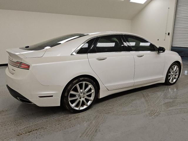 3LN6L2G95GR603503 - 2016 LINCOLN MKZ WHITE photo 3