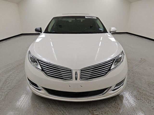 3LN6L2G95GR603503 - 2016 LINCOLN MKZ WHITE photo 5