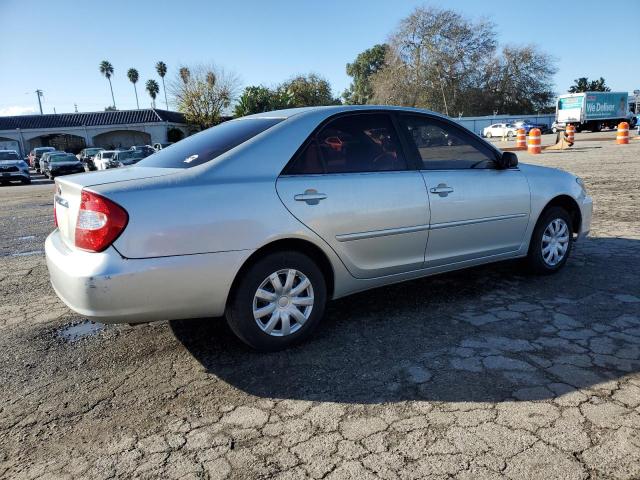 JTDBE32K440277752 - 2004 TOYOTA CAMRY LE SILVER photo 3