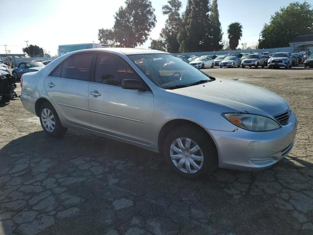 JTDBE32K440277752 - 2004 TOYOTA CAMRY LE SILVER photo 4