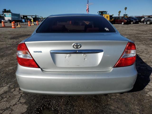 JTDBE32K440277752 - 2004 TOYOTA CAMRY LE SILVER photo 6