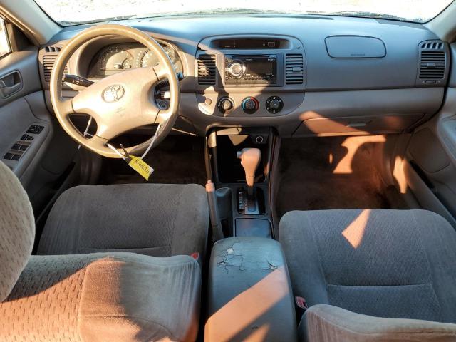 JTDBE32K440277752 - 2004 TOYOTA CAMRY LE SILVER photo 8