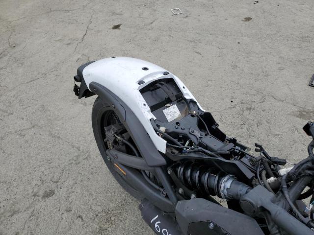 JKAENEC17JDA01291 - 2018 KAWASAKI EN650 C WHITE photo 6