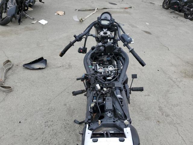 JKAENEC17JDA01291 - 2018 KAWASAKI EN650 C WHITE photo 9