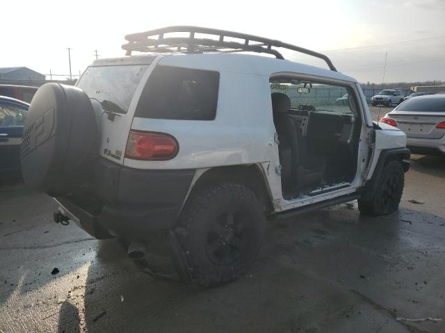 JTEBU11F68K033909 - 2008 TOYOTA FJ CRUISER WHITE photo 3