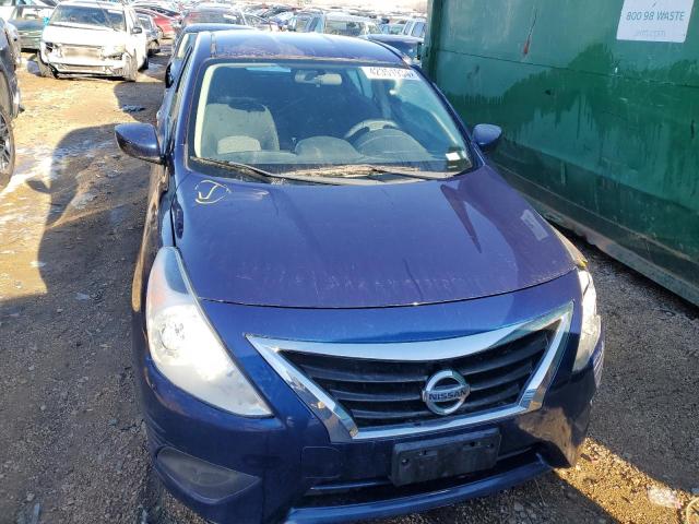 3N1CN7AP2JL861478 - 2018 NISSAN VERSA S BLUE photo 5