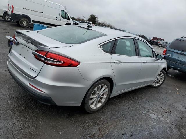 3FA6P0SU4KR245561 - 2019 FORD FUSION TITANIUM SILVER photo 3