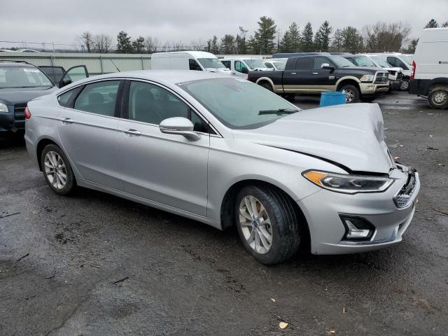 3FA6P0SU4KR245561 - 2019 FORD FUSION TITANIUM SILVER photo 4