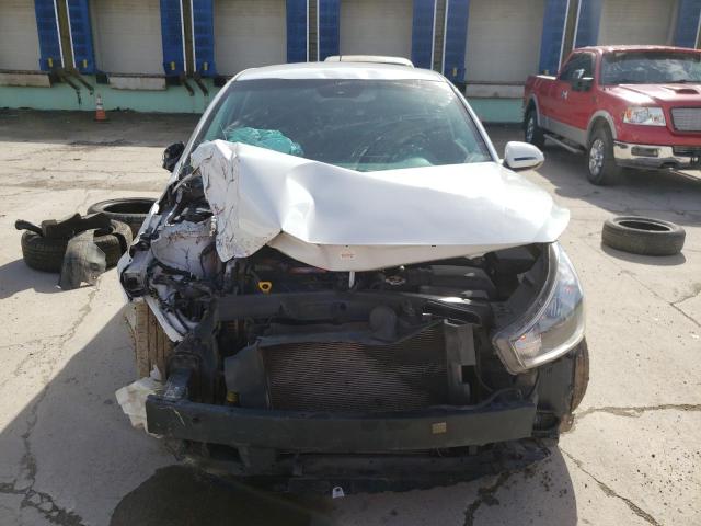 3KPA24AB9KE227820 - 2019 KIA RIO S WHITE photo 5