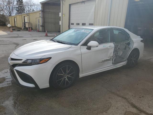 4T1G11AK8PU826157 - 2023 TOYOTA CAMRY SE NIGHT SHADE WHITE photo 1