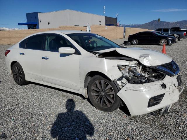 1N4AL3AP7GC198678 - 2016 NISSAN ALTIMA 2.5 WHITE photo 4