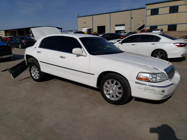 2LNHM82V99X618684 - 2009 LINCOLN TOWN CAR SIGNATURE LIMITED WHITE photo 4