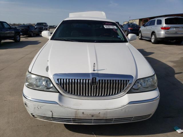 2LNHM82V99X618684 - 2009 LINCOLN TOWN CAR SIGNATURE LIMITED WHITE photo 5