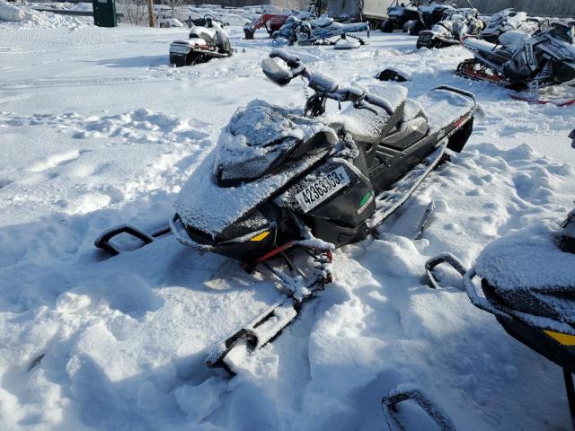 2BPSUFMB5MV000283 - 2021 SKI DOO RENEGADE BLACK photo 2