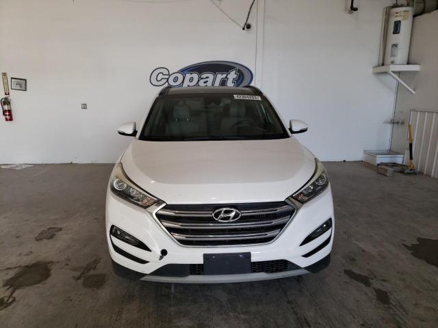 KM8J33A27HU325435 - 2017 HYUNDAI TUCSON LIM WHITE photo 5