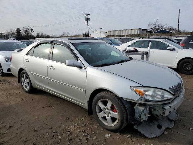 JTDBE32K330163207 - 2003 TOYOTA CAMRY LE SILVER photo 4