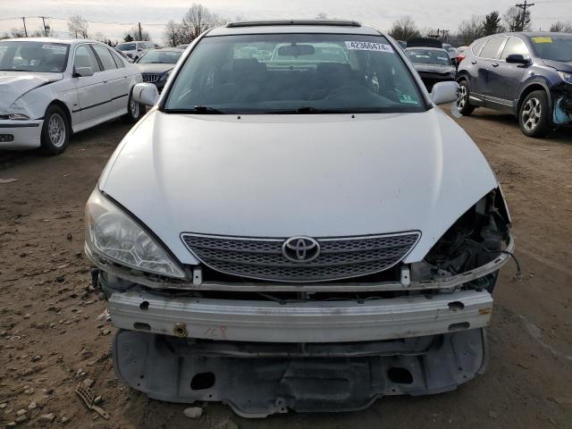 JTDBE32K330163207 - 2003 TOYOTA CAMRY LE SILVER photo 5