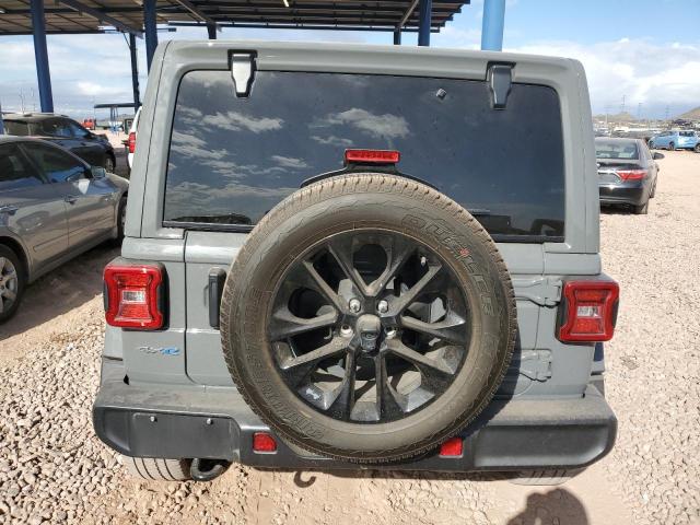 1C4JJXP68MW742136 - 2021 JEEP WRANGLER U SAHARA 4XE GRAY photo 6