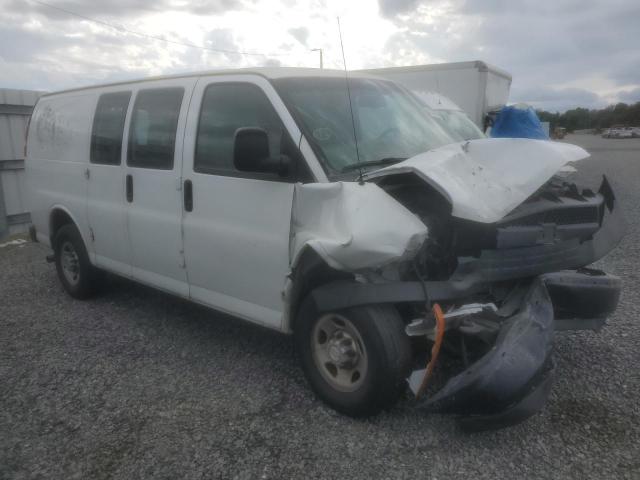 1GCWGAFF6H1333946 - 2017 CHEVROLET EXPRESS G2 WHITE photo 4