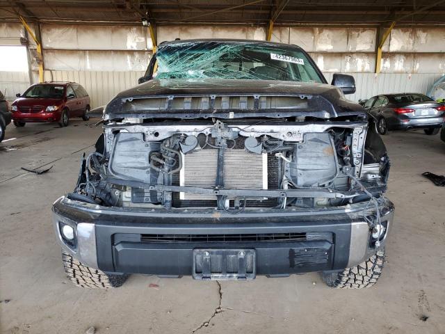 5TFUW5F17HX616651 - 2017 TOYOTA TUNDRA DOUBLE CAB SR/SR5 GRAY photo 5