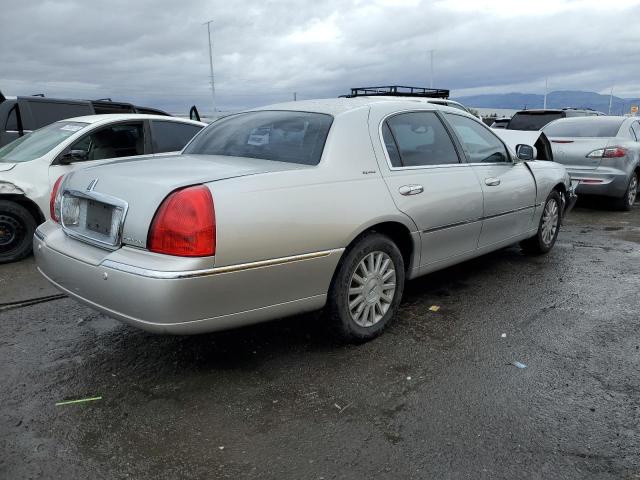 1LNHM81W94Y667838 - 2004 LINCOLN TOWN CAR EXECUTIVE SILVER photo 3