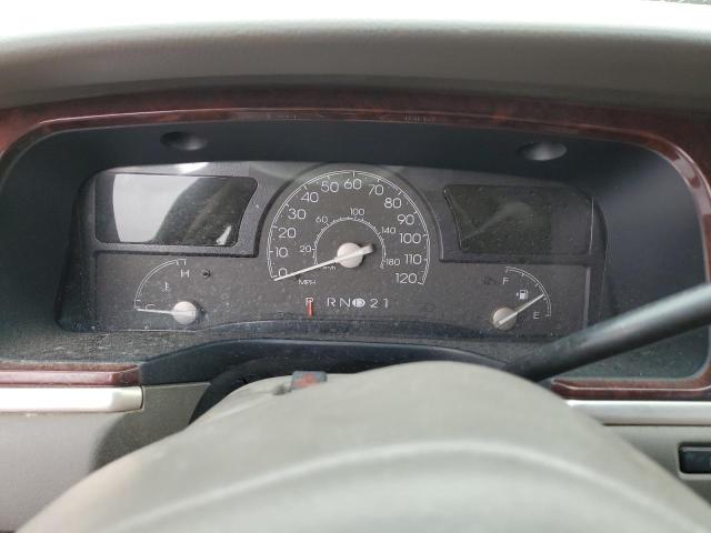 1LNHM81W94Y667838 - 2004 LINCOLN TOWN CAR EXECUTIVE SILVER photo 9