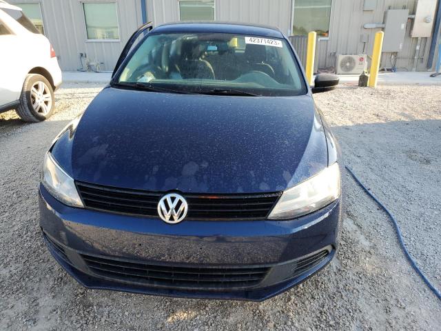 3VW2K7AJXEM235803 - 2014 VOLKSWAGEN JETTA BASE Կապույտ լուսանկար 5