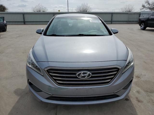 5NPE24AF7HH541748 - 2017 HYUNDAI SONATA SE SILVER photo 5