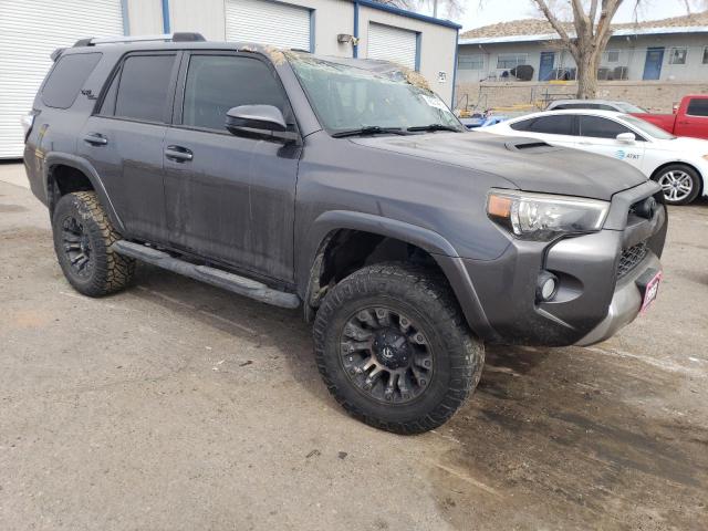 JTEBU5JR1J5576705 - 2018 TOYOTA 4RUNNER SR5/SR5 PREMIUM 灰色 照片 4