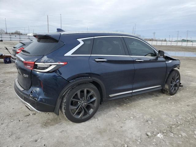 3PCAJ5M38KF134083 - 2019 INFINITI QX50 ESSENTIAL BLUE photo 3