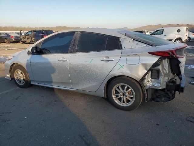 JTDKARFP0J3080849 - 2018 TOYOTA PRIUS PRIM 银色 照片 2