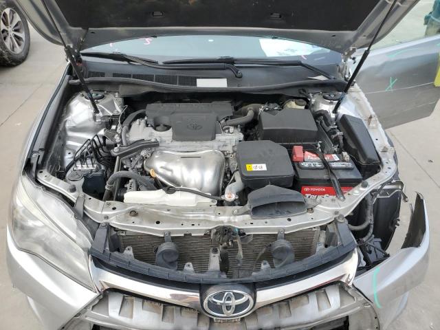 4T1BF1FK9HU357425 - 2017 TOYOTA CAMRY LE SILVER photo 11