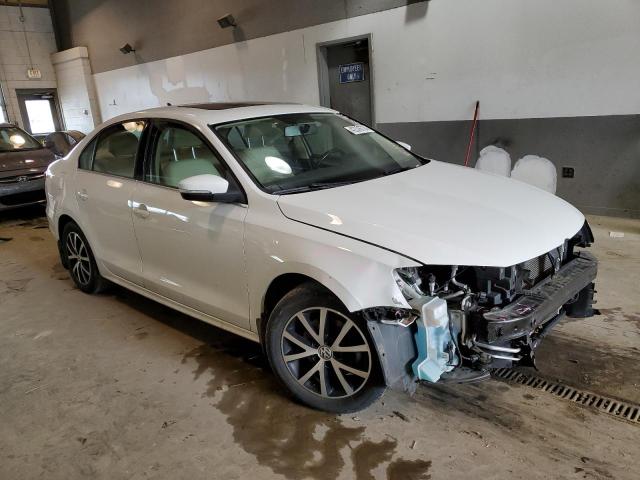 3VWDB7AJ7HM227767 - 2017 VOLKSWAGEN JETTA SE WHITE photo 4