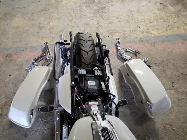 1HD1KHC16NB637616 - 2022 HARLEY-DAVIDSON FLTRX 白色 照片 6