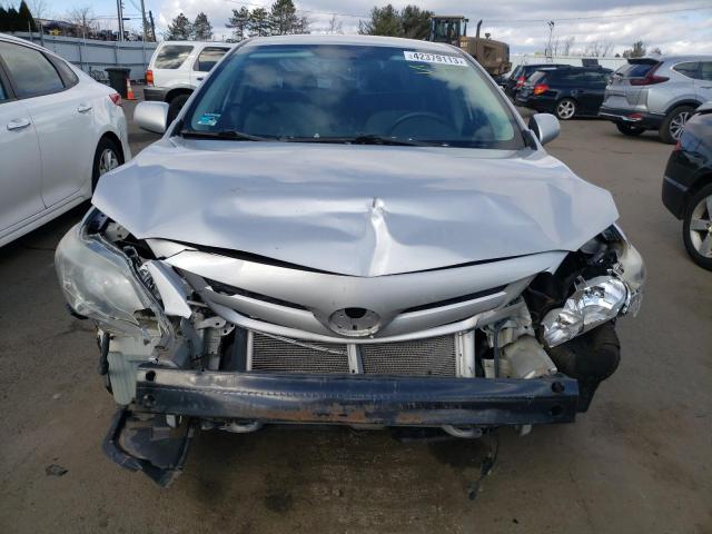 2T1BU4EE4CC843816 - 2012 TOYOTA COROLLA BASE SILVER photo 5