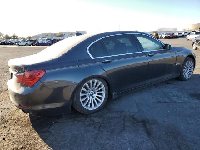 WBAKC8C53BC432795 - 2011 BMW 750 LXI GRAY photo 3