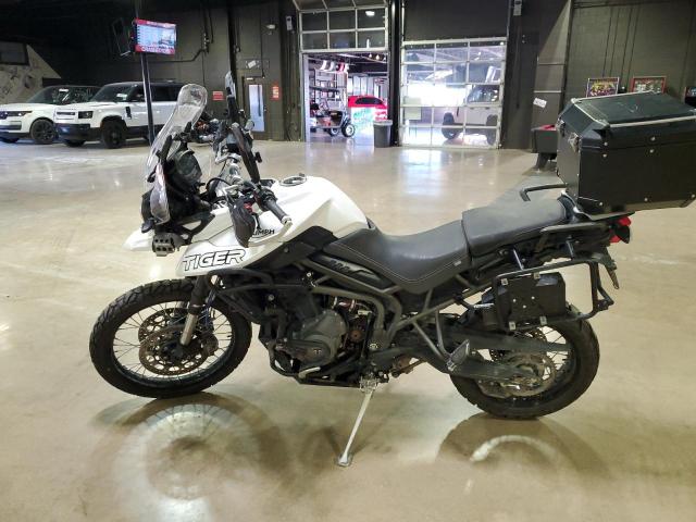 SMTE07BF6JT877870 - 2018 TRIUMPH MOTORCYCLE TIGER 800XCX WHITE photo 3