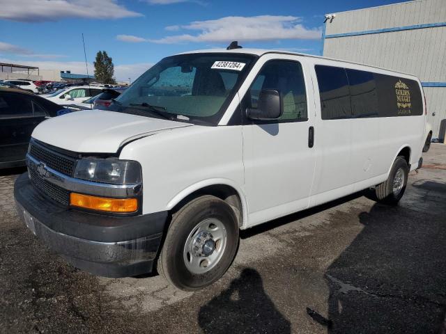 1GAZGPFG3H1111415 - 2017 CHEVROLET EXPRESS G3 LT WHITE photo 1