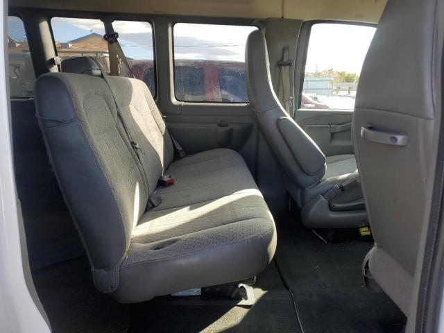 1GAZGPFG3H1111415 - 2017 CHEVROLET EXPRESS G3 LT WHITE photo 11