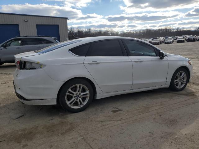 3FA6P0HD6JR175499 - 2018 FORD FUSION SE WHITE photo 3