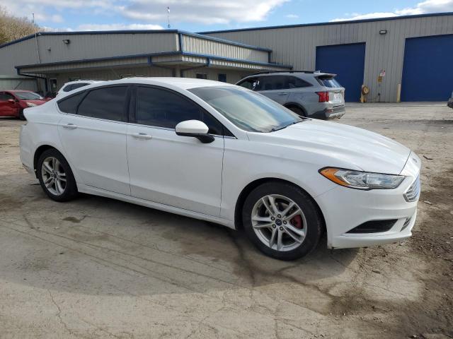 3FA6P0HD6JR175499 - 2018 FORD FUSION SE WHITE photo 4