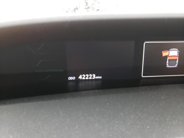 JTDKARFP0J3097084 - 2018 TOYOTA PRIUS PRIM Silber Foto 9