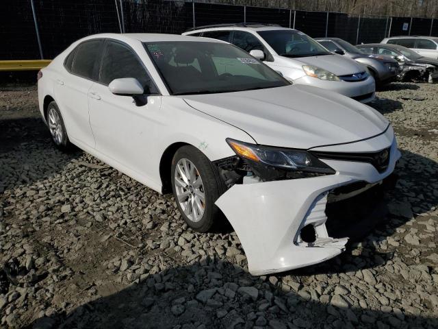 4T1C11AK8LU899828 - 2020 TOYOTA CAMRY LE WHITE photo 4