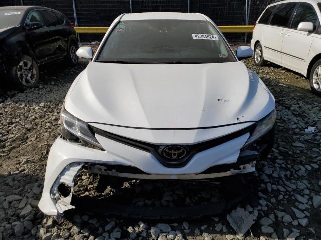 4T1C11AK8LU899828 - 2020 TOYOTA CAMRY LE WHITE photo 5